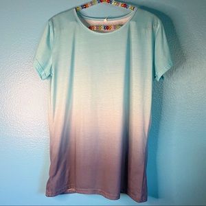 Turquoise/white/gray ombré short sleeve t-shirt